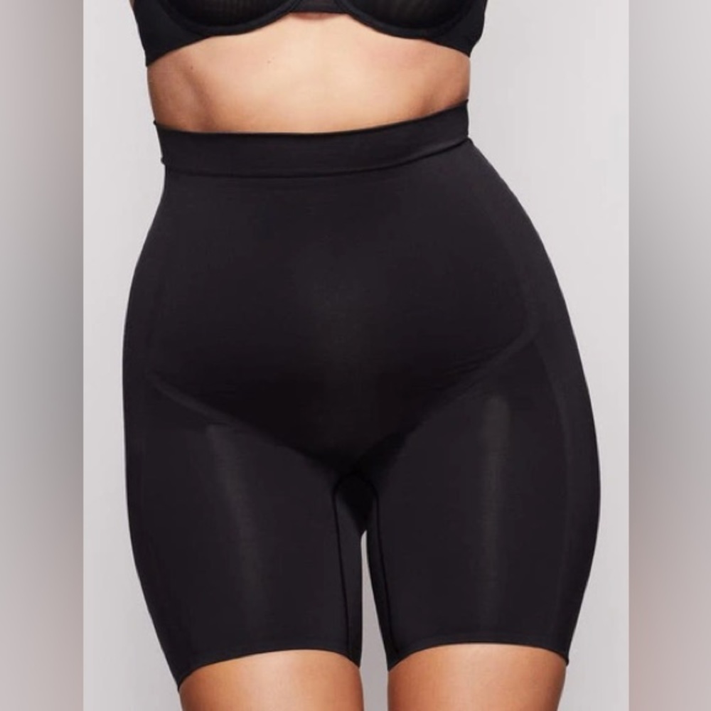SKIMS Bonded High Waisted Shorts